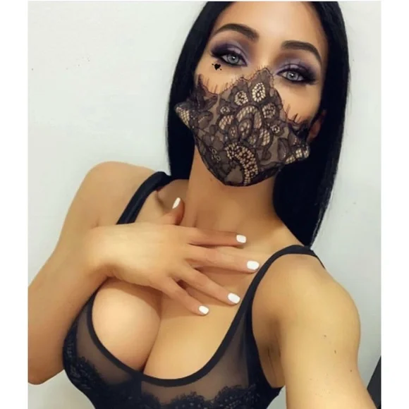 Lace Face Mask - Picture 4 of 9